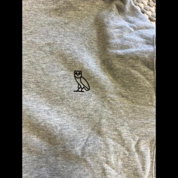 October’s Very Own Essentials sweatshirt, grey pullover womens - Picture 3 of 3